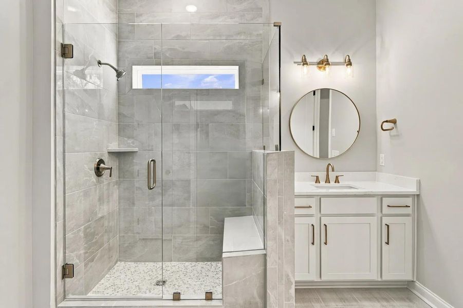 Everly E Primary Bath