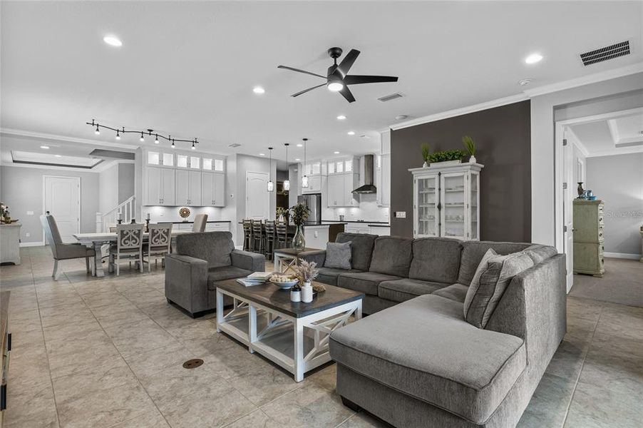 Furnished interior view inside a new home in , Orlando (Image 61).