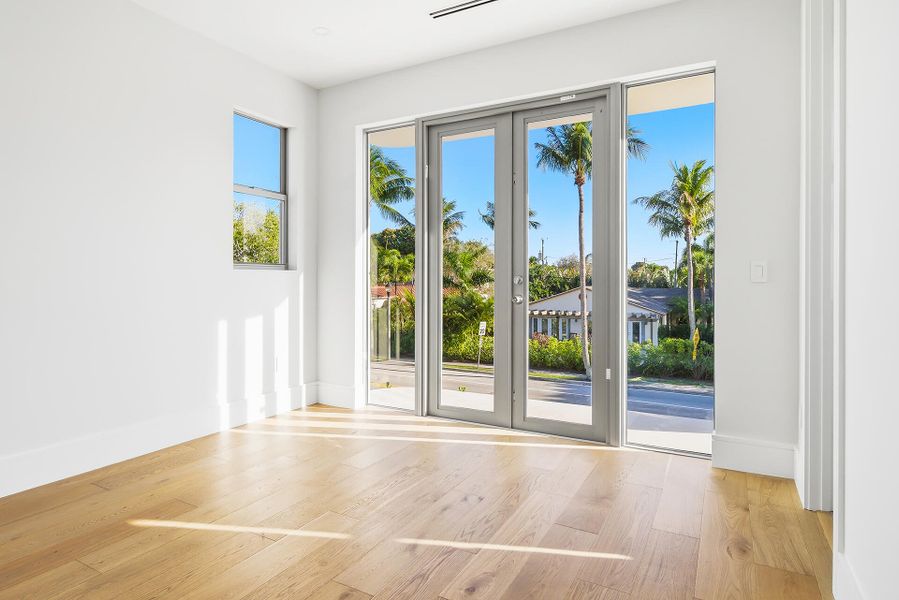 785-PARK-PLACE-33401-044