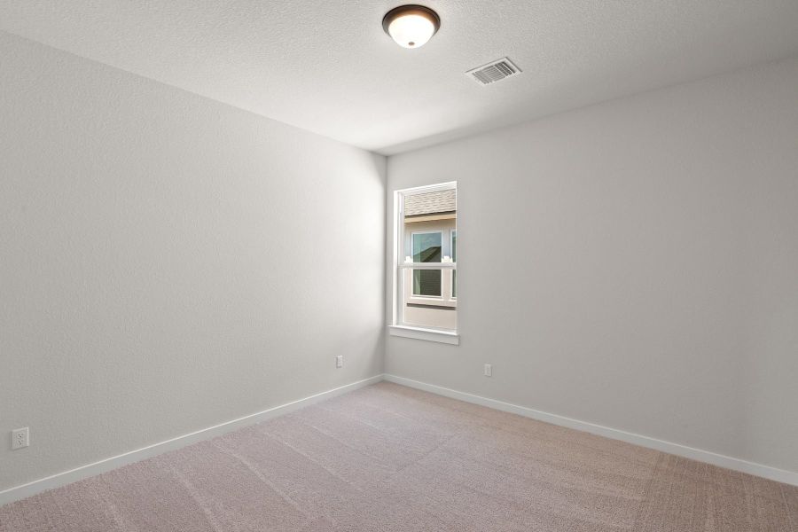 Spacious, unfurnished interior of a new home in Wolf Ranch, Georgetown (Image 44).
