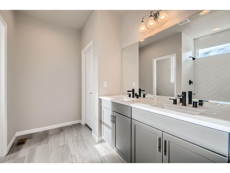 Furnished interior view inside a new home in Country Club Reserve, Fort Collins (Image 21).