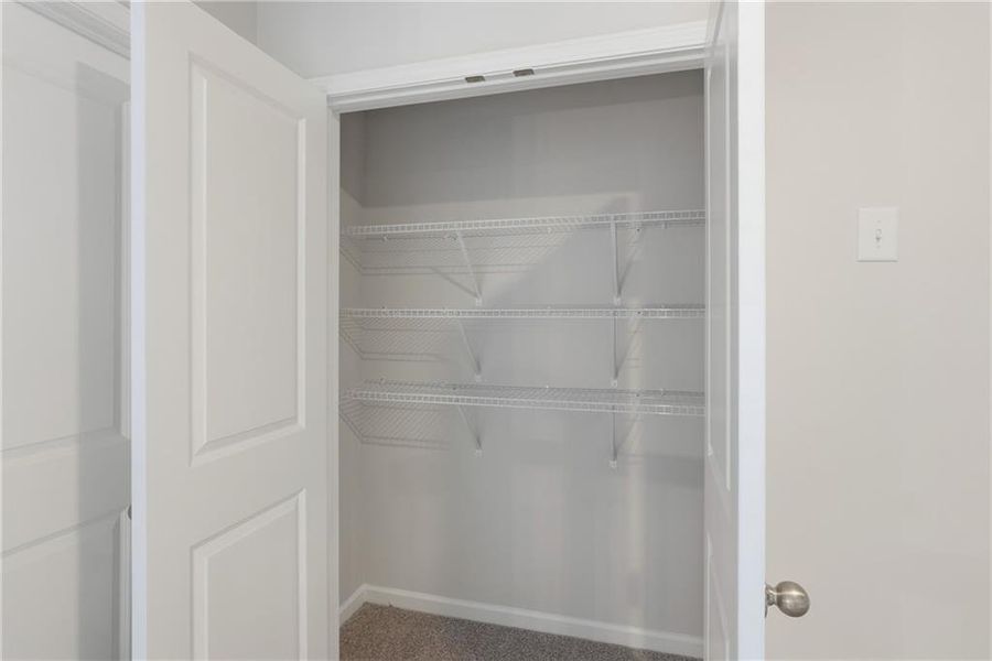 Spacious, unfurnished interior of a new home in , Jefferson (Image 31).