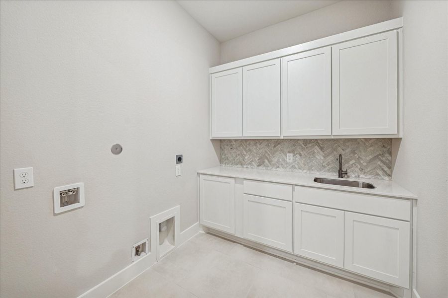 Furnished interior view inside a new home in , Huntsville (Image 14).