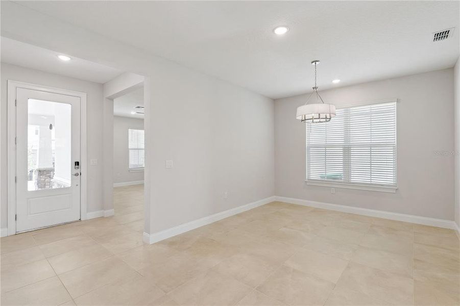 Spacious, unfurnished interior of a new home in Horizon Isle, Winter Garden (Image 20). Spacious, unfurnished interior of a new home in Horizon Isle, Winter Garden (Image 20).