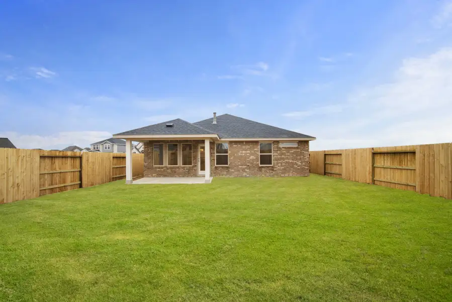 Representative exterior details of a home built from the Hickory by Beazer Homes in Copia Pines, Montgomery (Image 3).