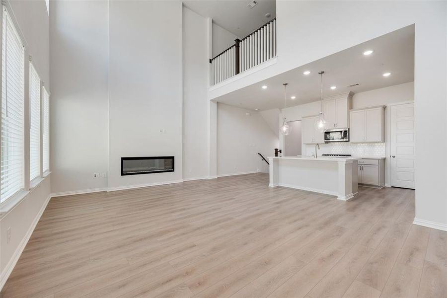 Spacious, unfurnished interior of a new home in , Frisco (Image 15).