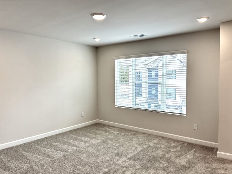 Spacious, unfurnished interior of a new home in Holly View, Greenville (Image 17).
