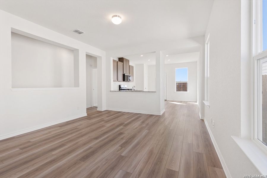 Spacious, unfurnished interior of a new home in Punta Verde, Converse (Image 18).