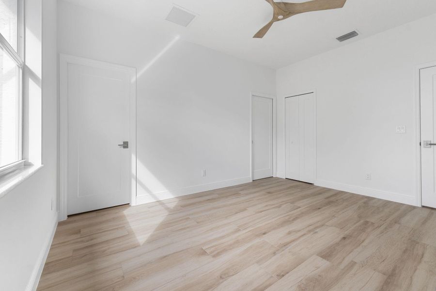 Spacious, unfurnished interior of a new home in , Port St. Lucie (Image 14).