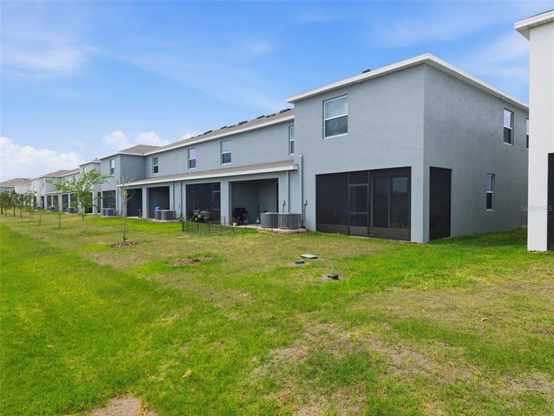 Exterior details and patio area of a home in , Apollo Beach (Image 3).