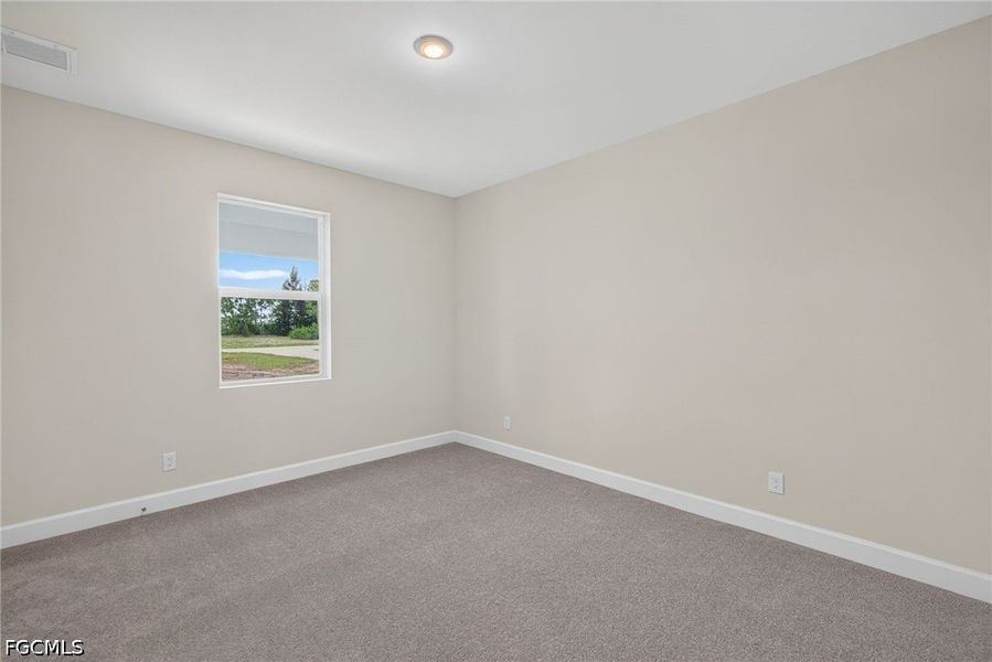 Spacious, unfurnished interior of a new home in Cape Coral, Cape Coral (Image 28).