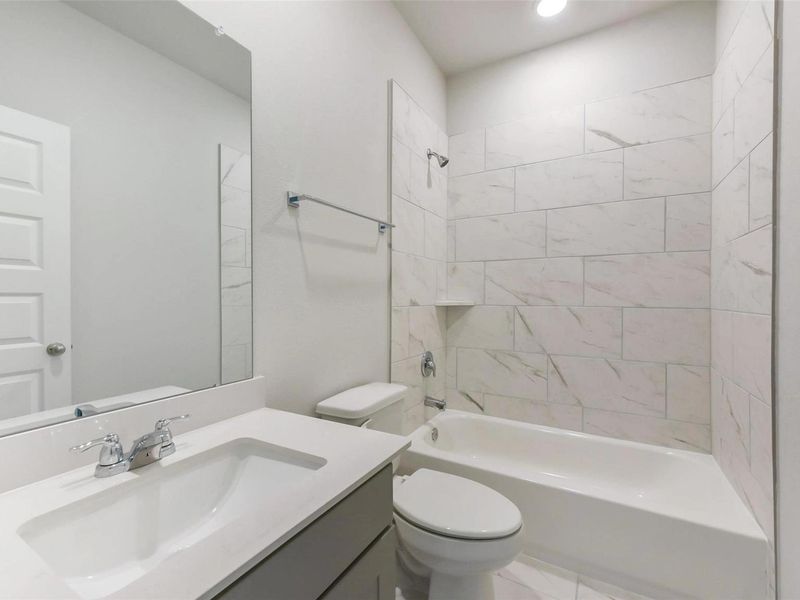 Furnished interior view inside a new home in River Ranch Meadows, Dayton (Image 11).