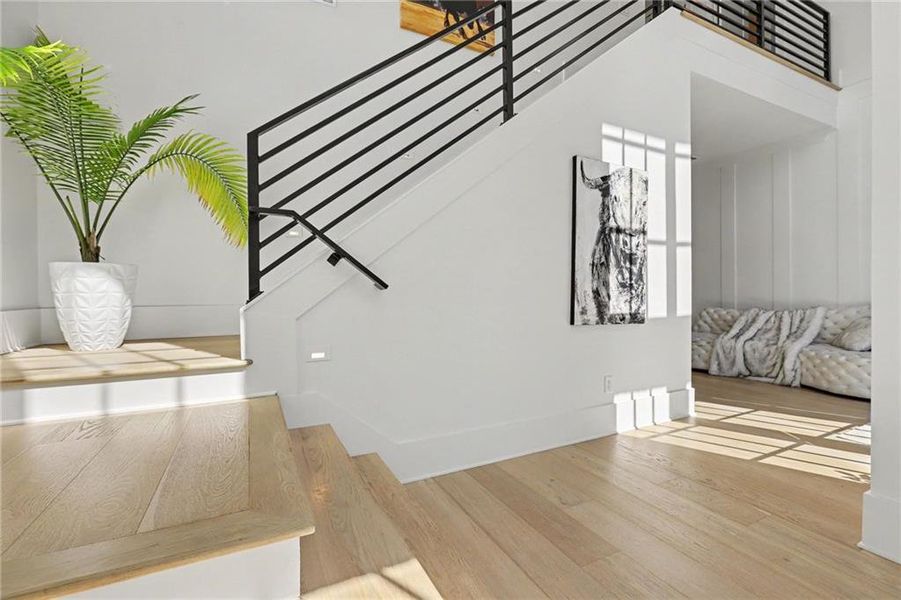 Spacious, unfurnished interior of a new home in , Alpharetta (Image 24).