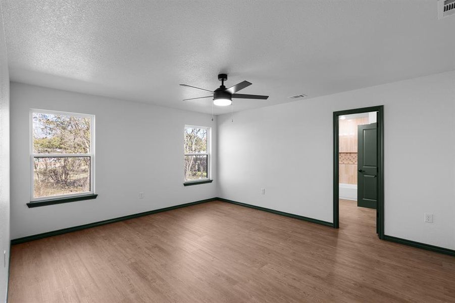 Spacious, unfurnished interior of a new home in , Nocona (Image 21).