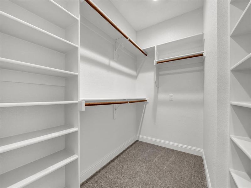 Spacious, unfurnished interior of a new home in , Weatherford (Image 36).