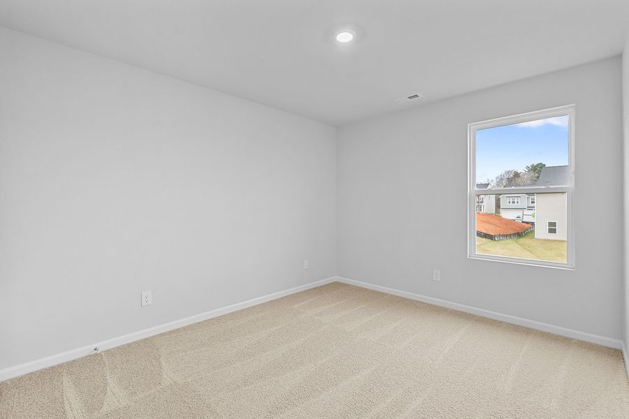 Spacious, unfurnished interior of a new home in Hanes Lake, Winston-Salem (Image 28).