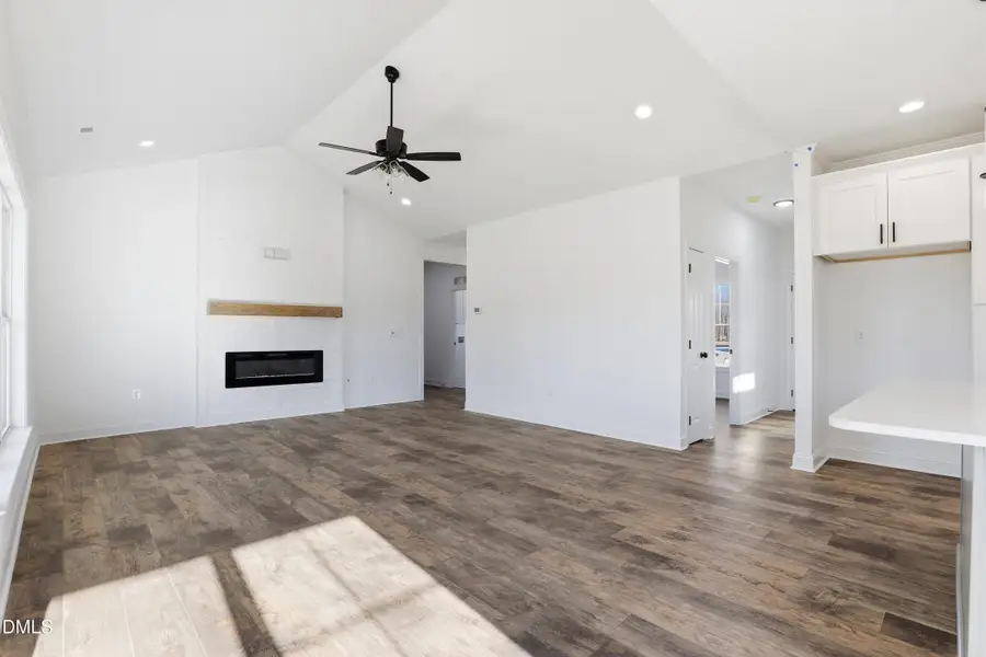 10-111 Mary Hopes Pl-10