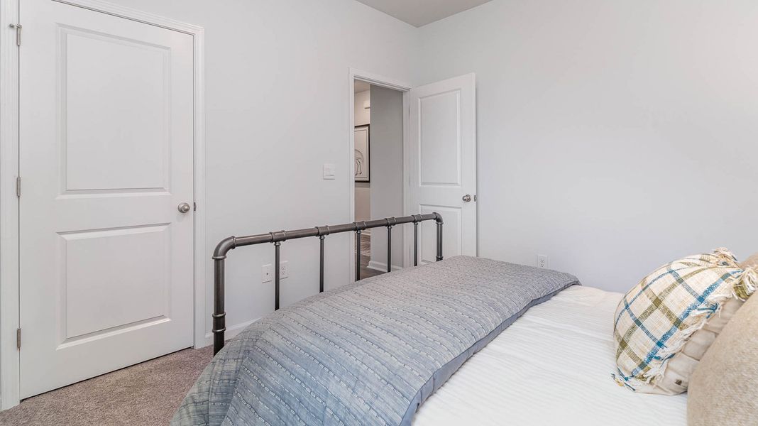 Representative furnished interior of a home built from the ARIA by D.R. Horton in Morford, Jackson (Image 20).