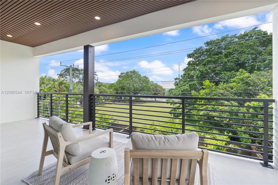 Exterior details and patio area of a home in , Fort Lauderdale (Image 21).