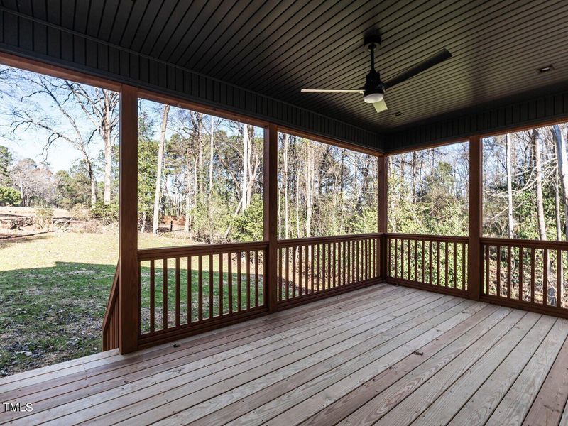 027-1280x960-screen-porch