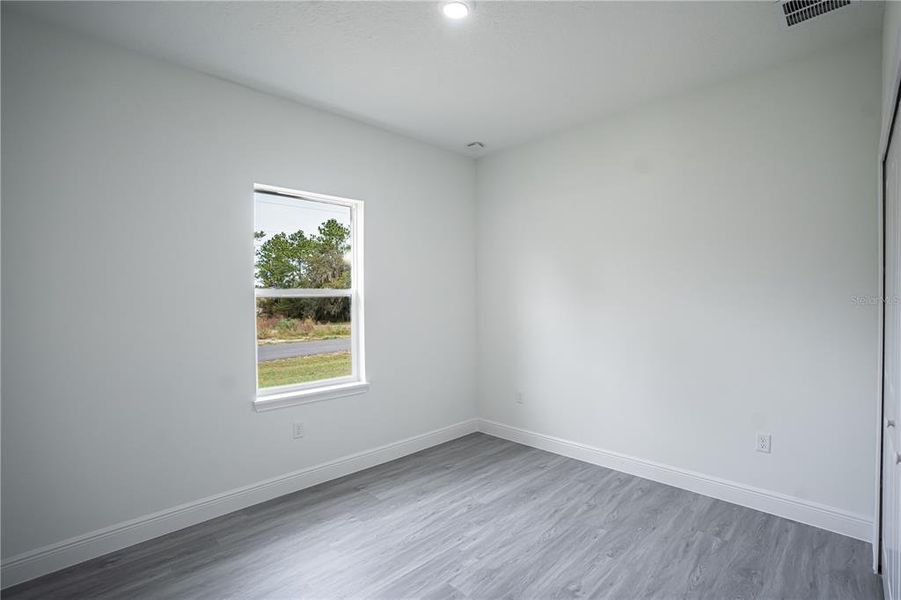 Spacious, unfurnished interior of a new home in , Ocala (Image 17).