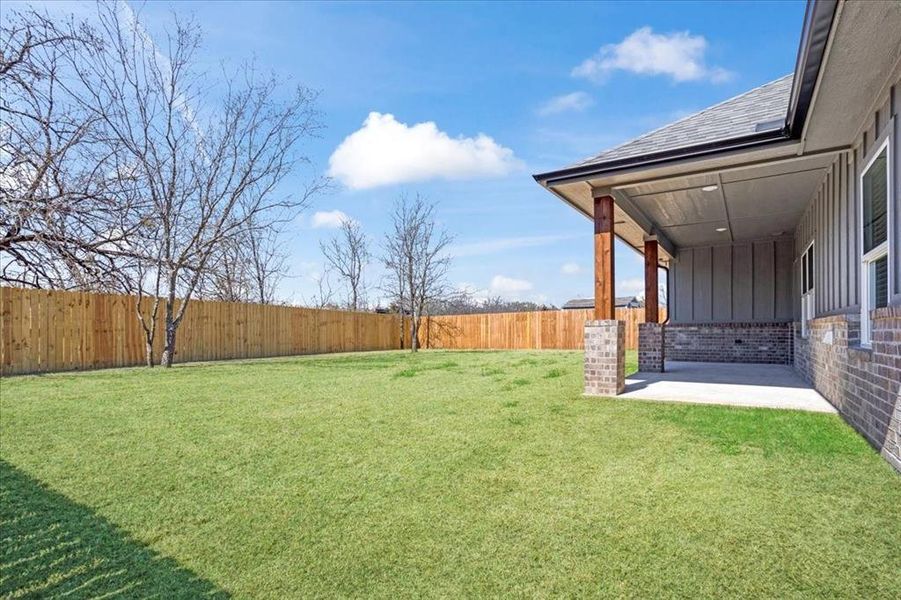 Exterior details and patio area of a home in , Sherman (Image 18).