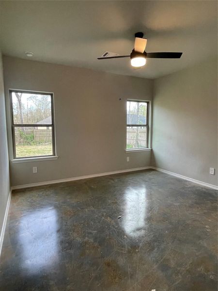 Spacious, unfurnished interior of a new home in , Willis (Image 16).