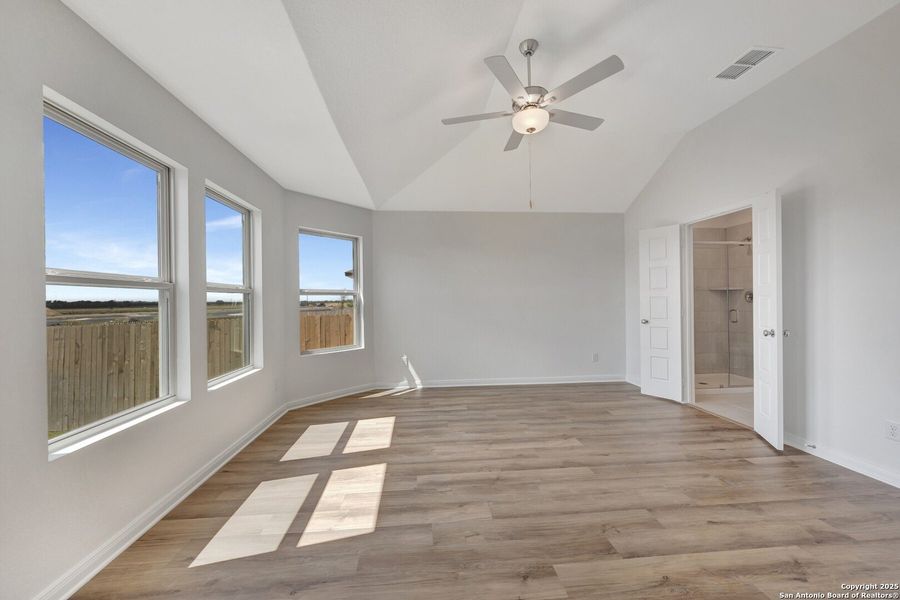 Spacious, unfurnished interior of a new home in Greenspoint Heights, Seguin (Image 35).