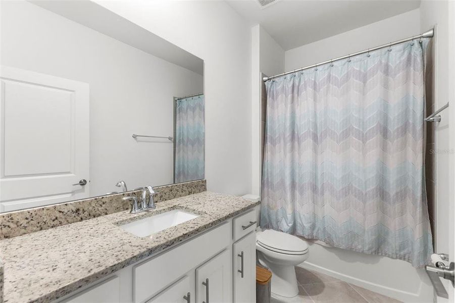 Furnished interior view inside a new home in , Bradenton (Image 14).