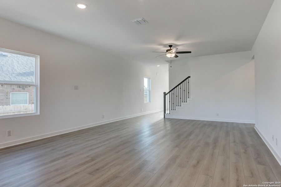 Spacious, unfurnished interior of a new home in Arcadia Ridge, San Antonio (Image 14).