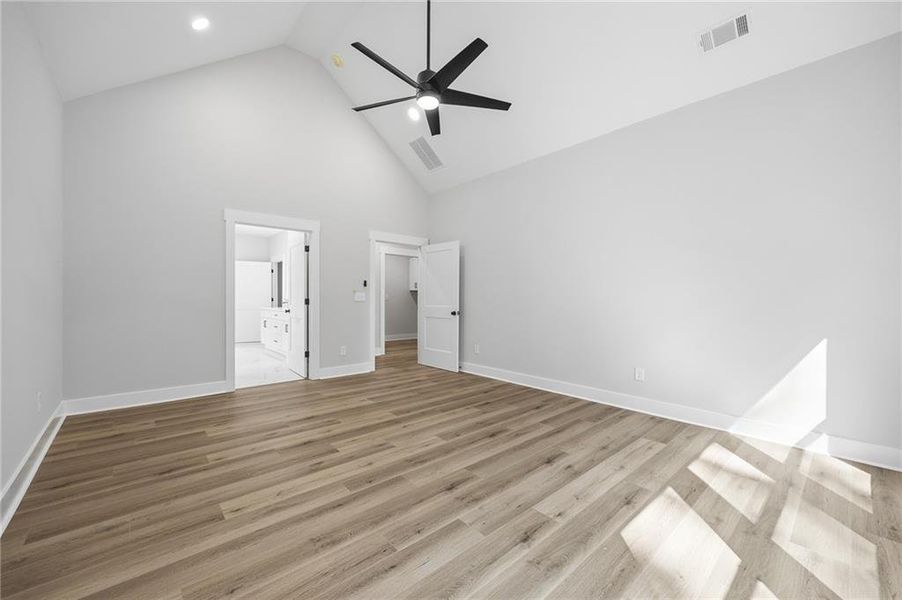 Spacious, unfurnished interior of a new home in , Jackson (Image 30).