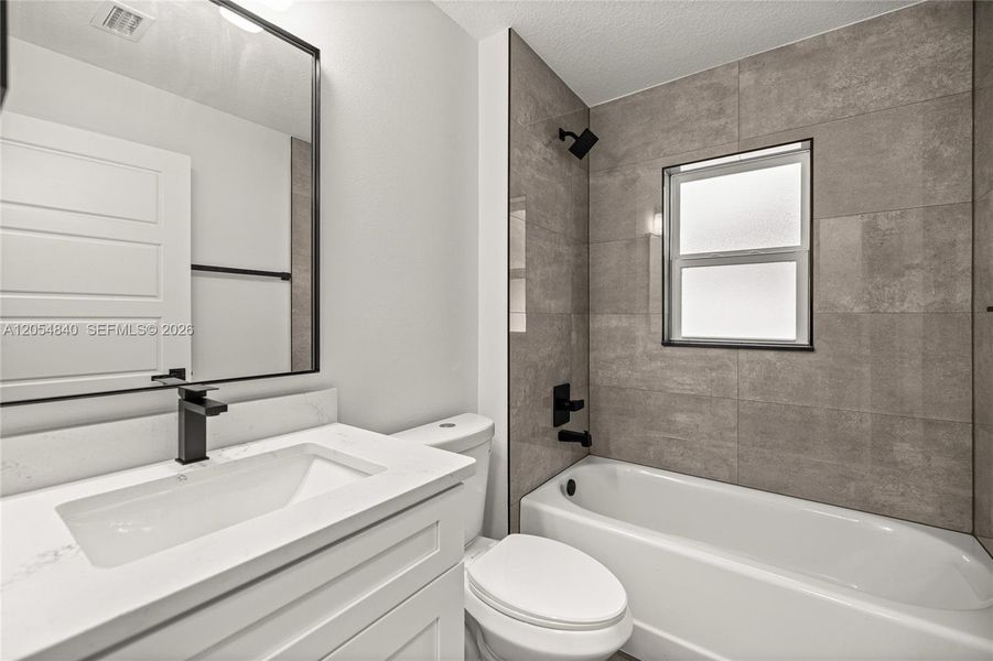 Furnished interior view inside a new home in , Ocala (Image 5).