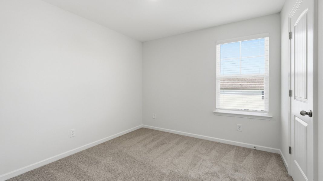 Spacious, unfurnished interior of a new home in Wheatfield, Shelbyville (Image 24).