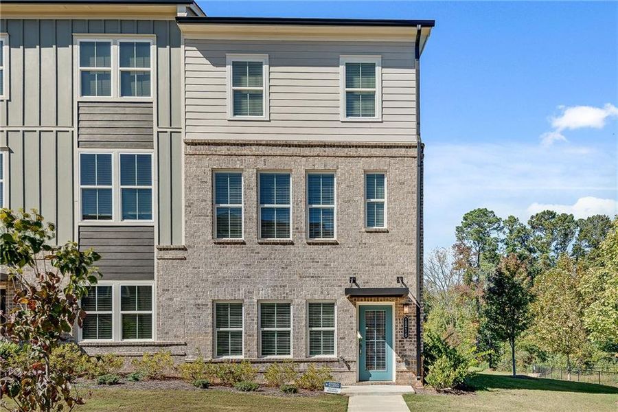 Exterior details and patio area of a home in Waverly at Buice Lake, Acworth (Image 3). Exterior details and patio area of a home in Waverly at Buice Lake, Acworth (Image 3).