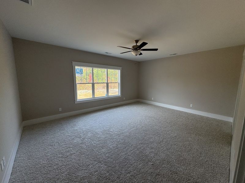 Spacious, unfurnished interior of a new home in Riverside Cove, Wilmington (Image 6).