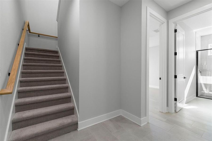 Spacious, unfurnished interior of a new home in , Tampa (Image 26).