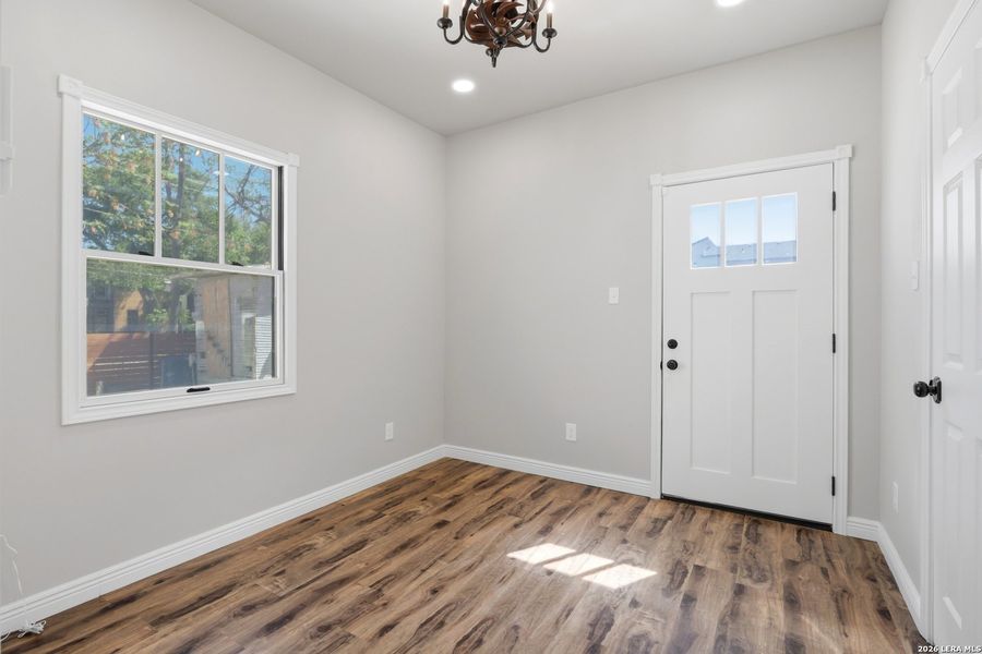 Spacious, unfurnished interior of a new home in , San Antonio (Image 18).