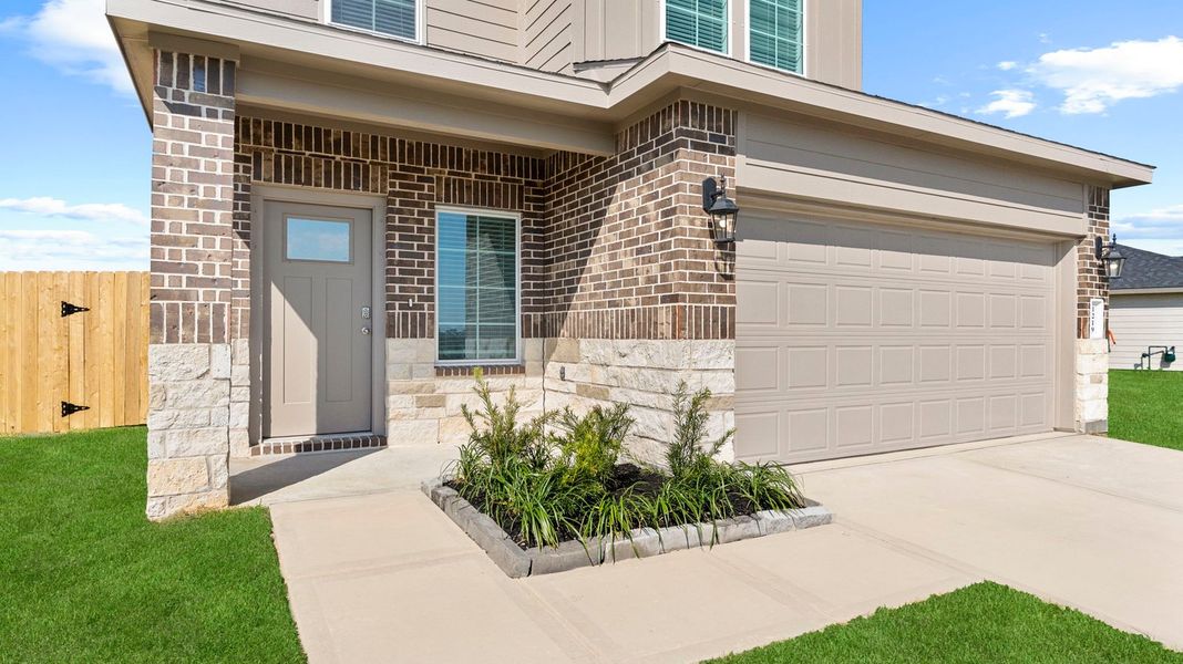 Representative exterior details of a home built from the HANNA by D.R. Horton in Canterra Creek 45' and 50' Homesites, Iowa Colony (Image 3). Representative exterior details of a home built from the HANNA by D.R. Horton in Canterra Creek 45' and 50' Homesites, Iowa Colony (Image 3).