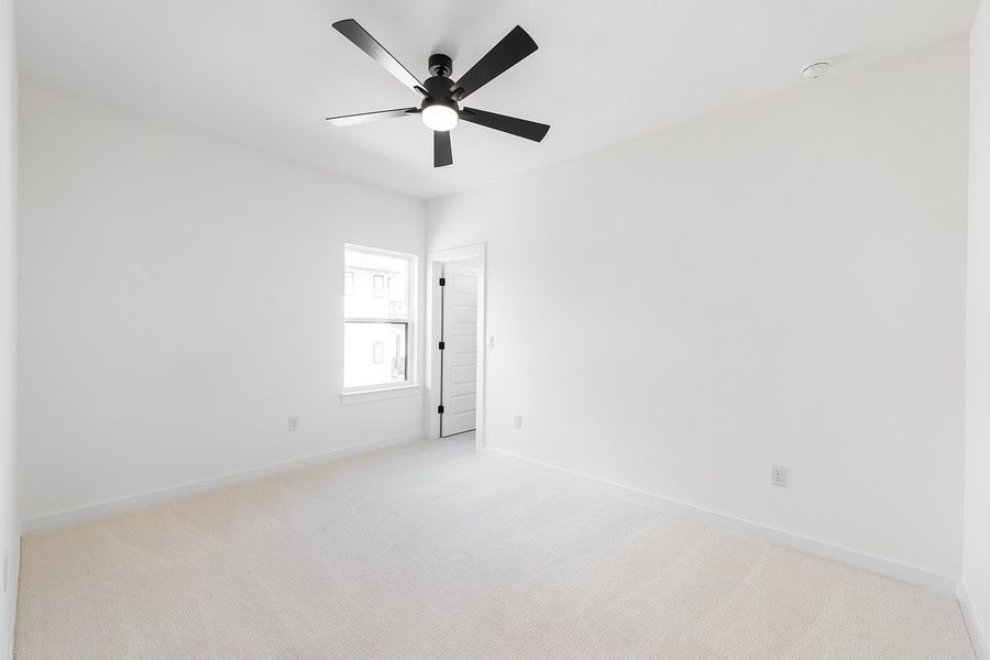 Spacious, unfurnished interior of a new home in Rough Hollow The District, Lakeway (Image 18). Spacious, unfurnished interior of a new home in Rough Hollow The District, Lakeway (Image 18).