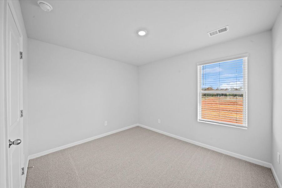 Spacious, unfurnished interior of a new home in Pleasant Brook, Piedmont (Image 18).