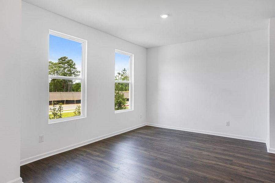Spacious, unfurnished interior of a new home in Heritage River, Euharlee (Image 24).