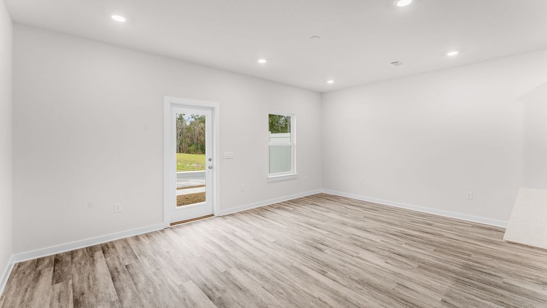 Spacious, unfurnished interior of a new home in Genoa Landing Townhomes, Freeport (Image 18).