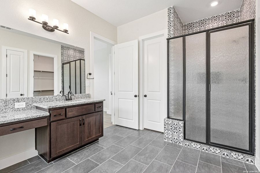 Furnished interior view inside a new home in Village at Three Oaks, Seguin (Image 6). Furnished interior view inside a new home in Village at Three Oaks, Seguin (Image 6).