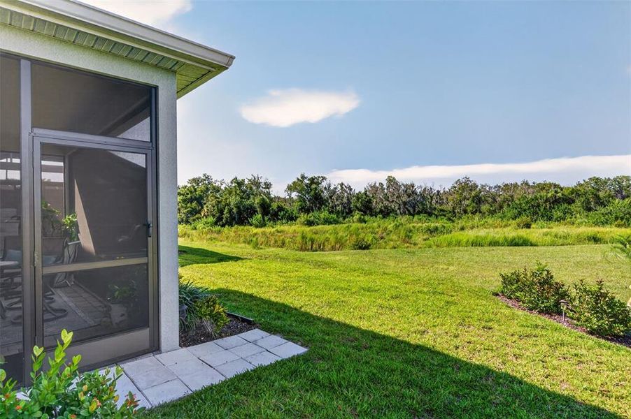 Exterior details and patio area of a home in , Lakewood Ranch (Image 28).