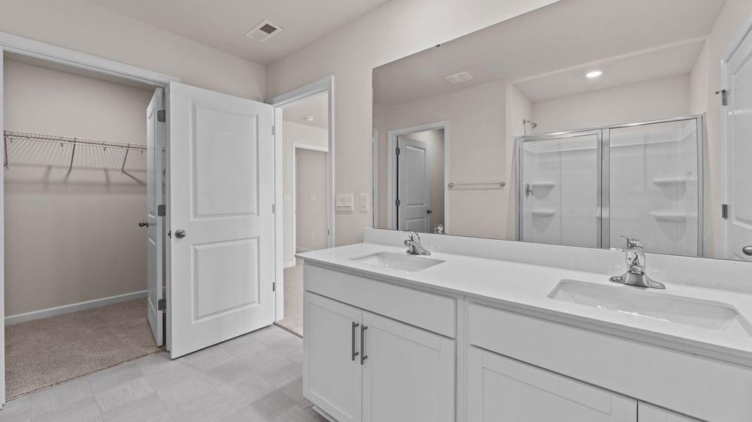 Furnished interior view inside a new home in East Ridge, Ayden (Image 9).