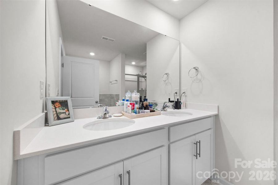 Furnished interior view inside a new home in Fergus Crossing, York (Image 25). Furnished interior view inside a new home in Fergus Crossing, York (Image 25).