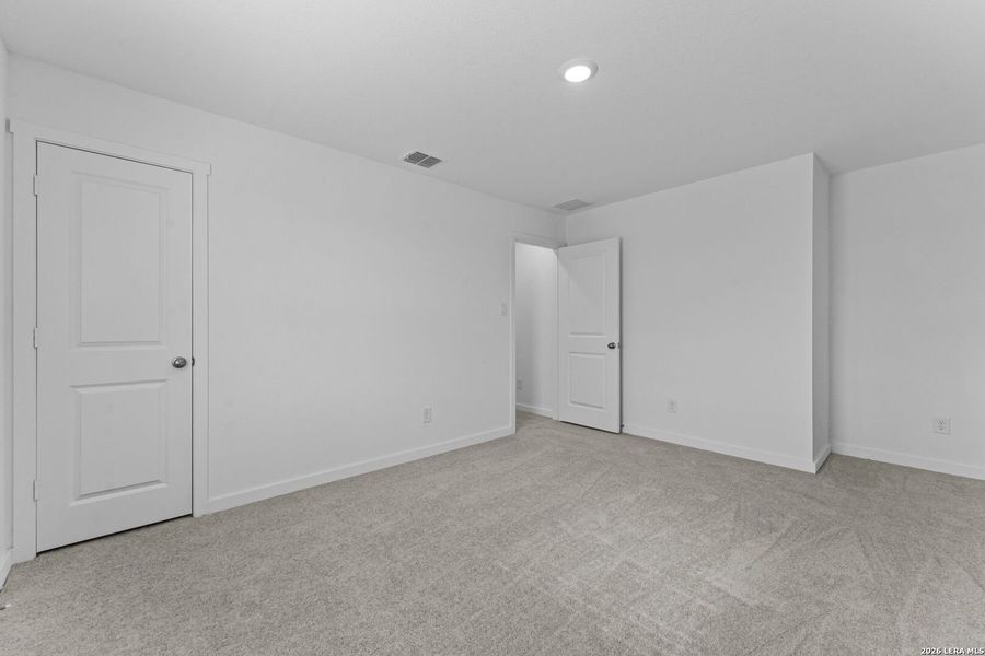 Spacious, unfurnished interior of a new home in Hightop Ridge, Converse (Image 29).