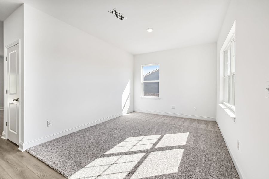 Representative unfurnished interior of a home built from the Westmore by Ashton Woods in Cades Bluff, Lebanon (Image 10).