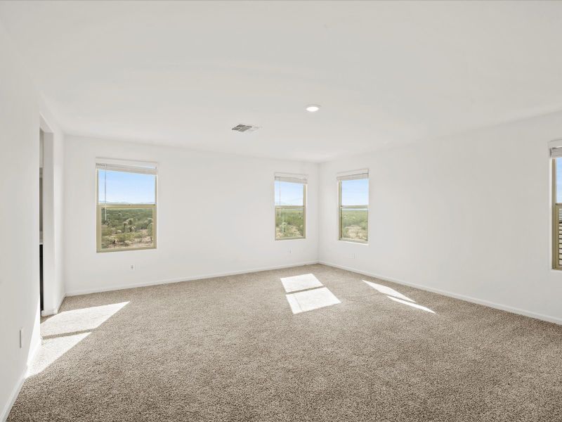 Spacious, unfurnished interior of a new home in Rincon Crest at Rocking K, Tucson (Image 13).