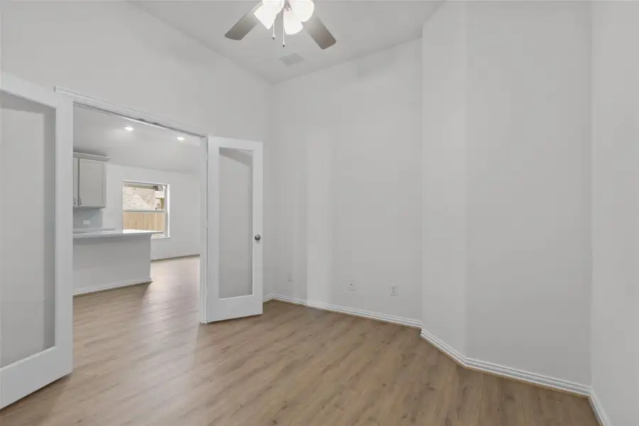 Spacious, unfurnished interior of a new home in Wildrye, Waller (Image 16).